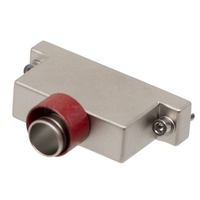 DCBST37FFN Cinch Connectivity Solutions  Capots de connecteurs D-Sub en forme de D